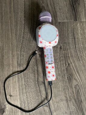 Throwback Karaoke LED Microphone with Bluetooth connection